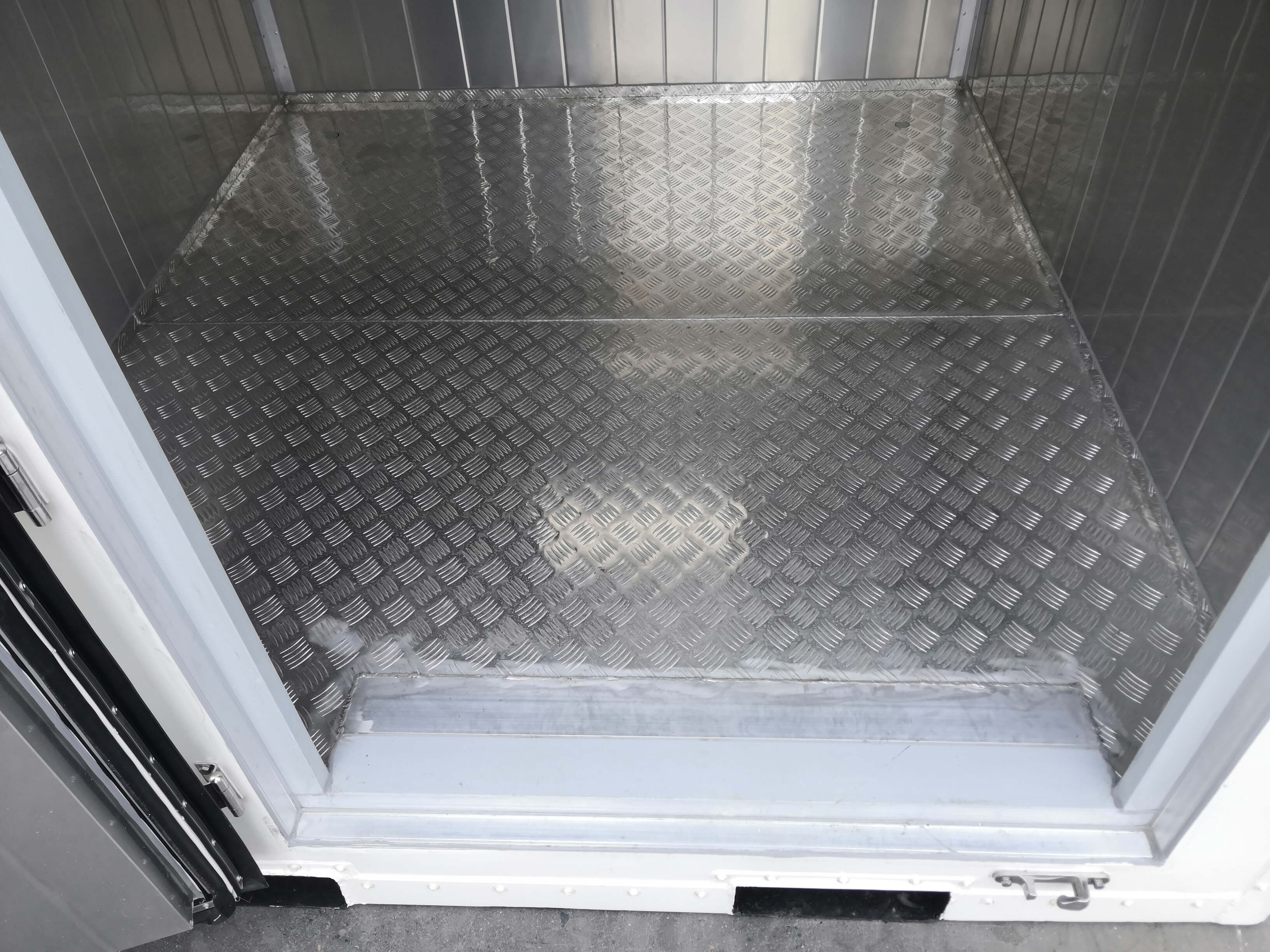Interior 3 ArcticMini Store  - portable cold storage